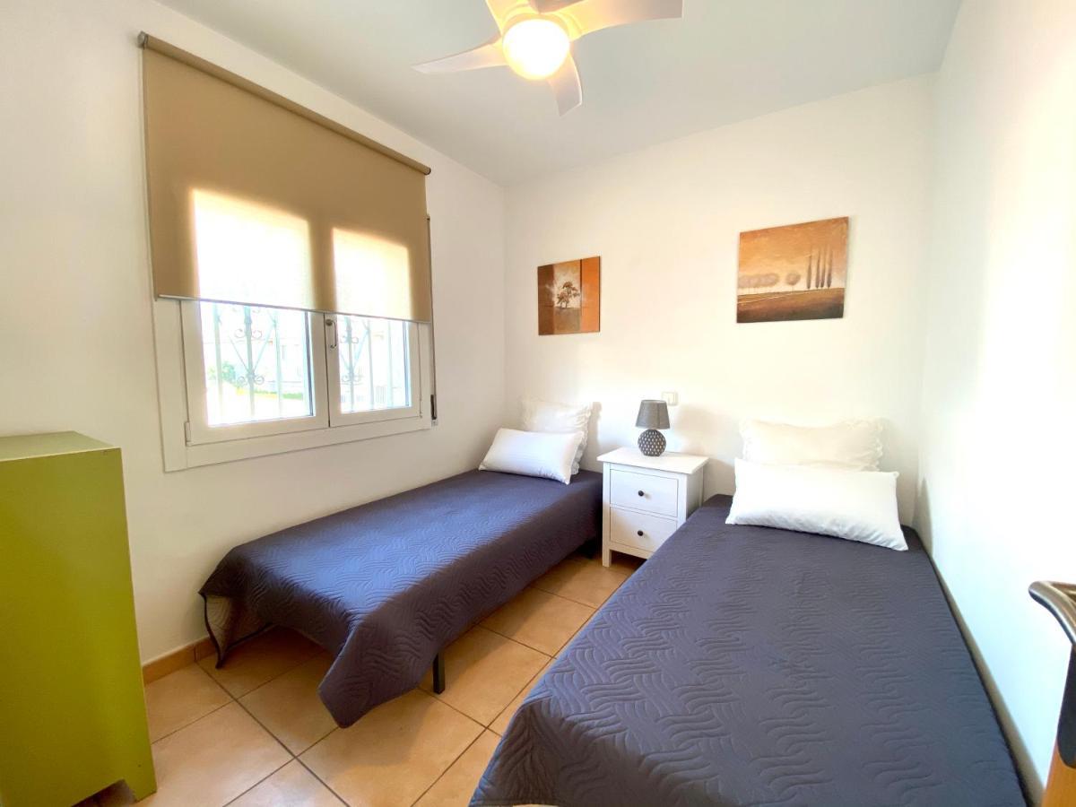 Casa Comoda Delante De La Playa Con Vista Al Mar กัมบริลส์ ภายนอก รูปภาพ