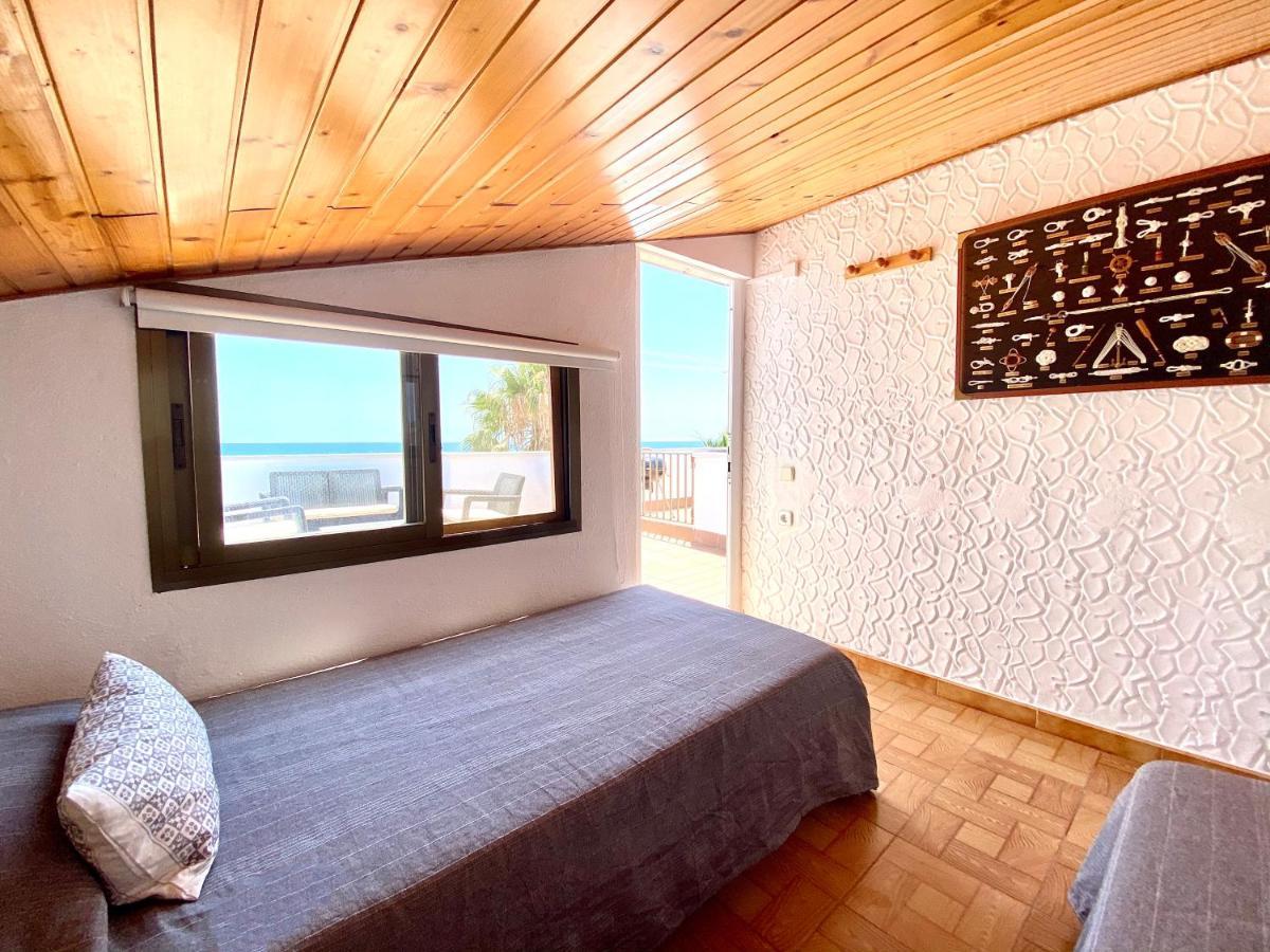 Casa Comoda Delante De La Playa Con Vista Al Mar กัมบริลส์ ภายนอก รูปภาพ