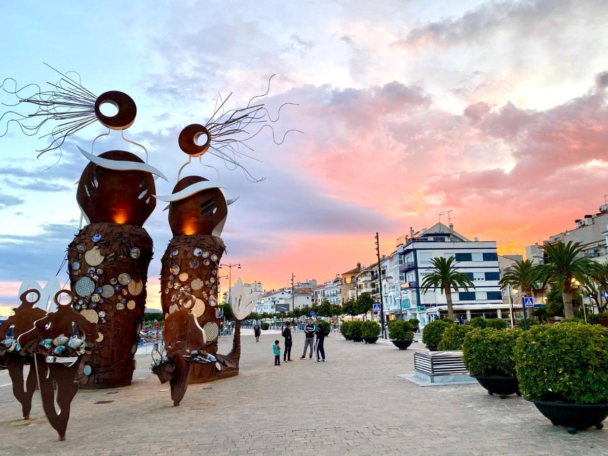 Casa Comoda Delante De La Playa Con Vista Al Mar กัมบริลส์ ภายนอก รูปภาพ
