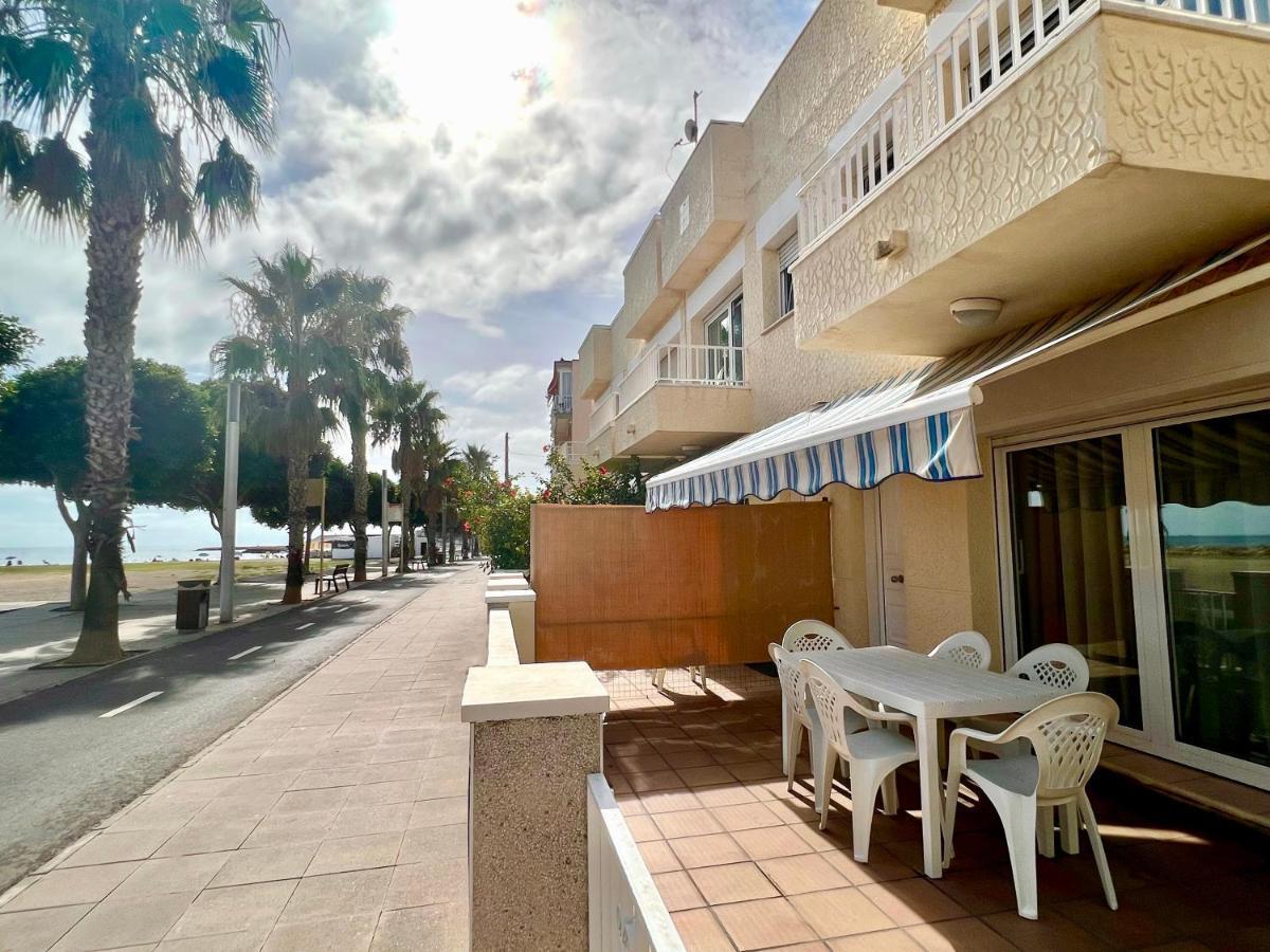 Casa Comoda Delante De La Playa Con Vista Al Mar กัมบริลส์ ภายนอก รูปภาพ